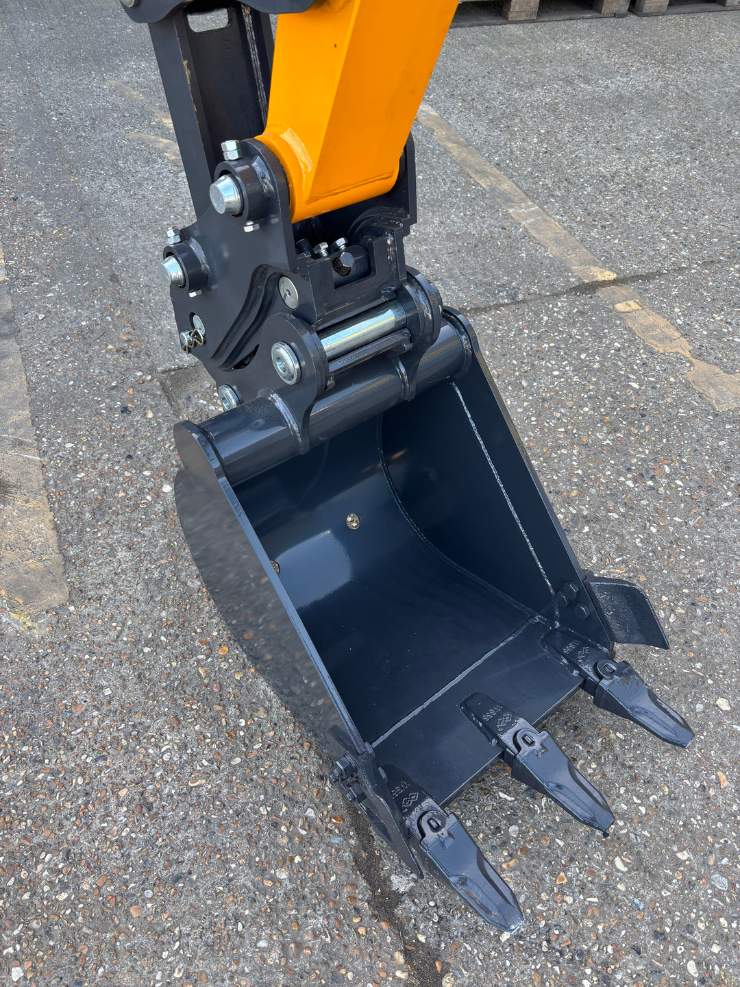 Buffalo B27-TN Mini Digger - 2.7 Tonnes
