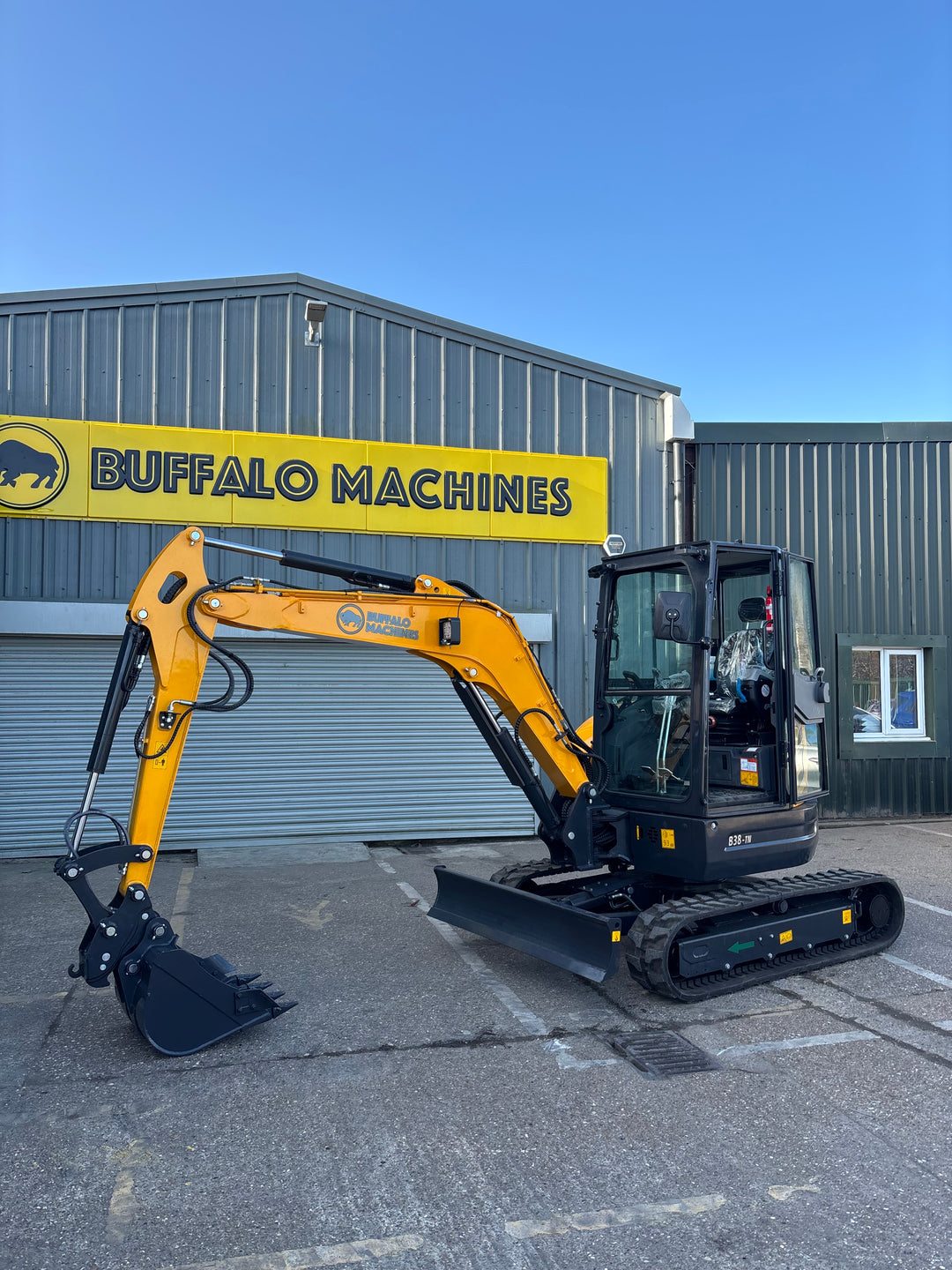 Buffalo B38-TN Mini Digger - 3.8 Tonnes